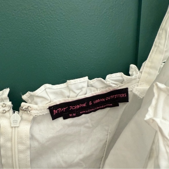 BETSEY JOHNSON X URBAN OUTFITTERS 90S White Ruffle Dress - Picture 5 of 9